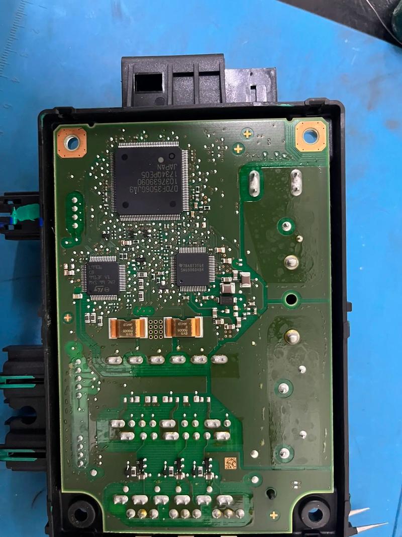 18款荣威RX5电子助力无通讯故障分析与维修方案